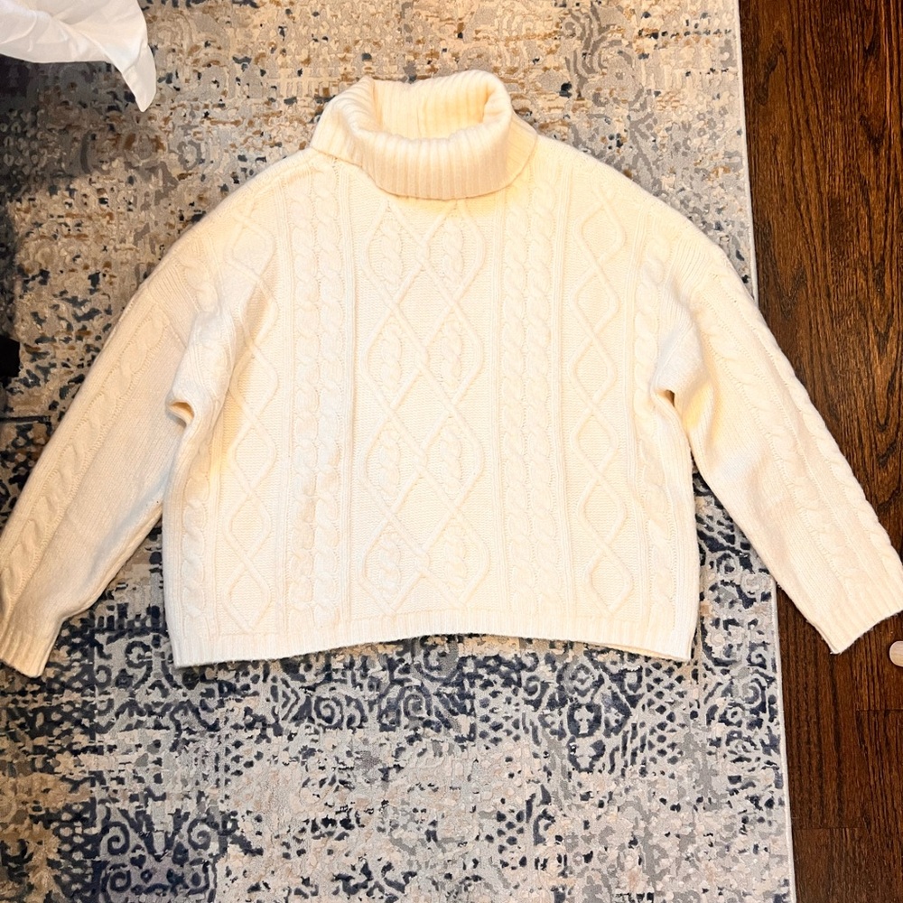 Abercrombie & Fitch Cable Knit Turtle Neck Sweater